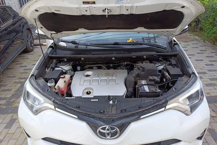 Used Toyota RAV4 2016 2.0L CVT Two-Wheel Drive Smart Edition China V Standard Engine Bay