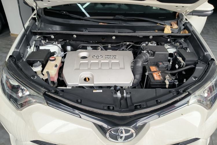 Used Toyota RAV4 2016 2.0L CVT Two-Wheel Drive Fashion Edition China V Standard Engine Bay