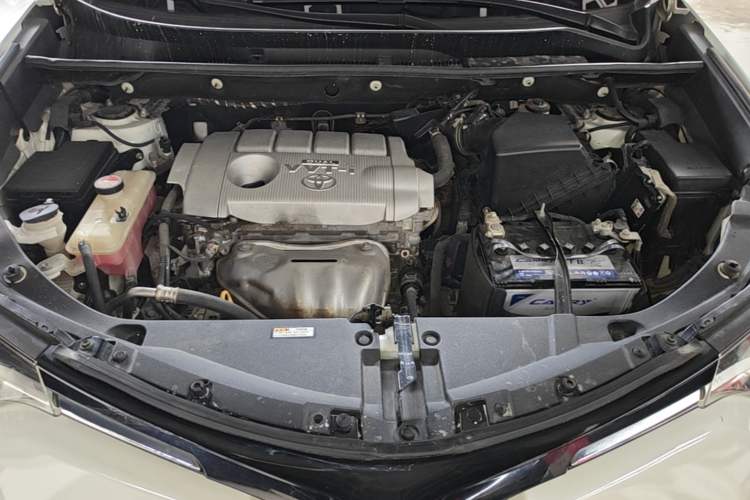 Used Toyota RAV4 2016 2.5L Automatic 4x4 Elite Edition Engine Bay