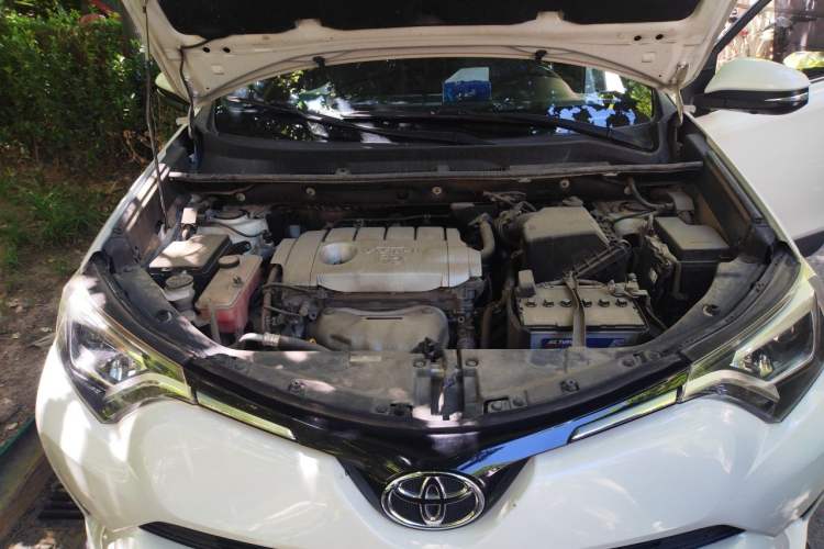 Used Toyota RAV4 2016 2.5L Automatic 4x4 Elite Edition Engine Bay