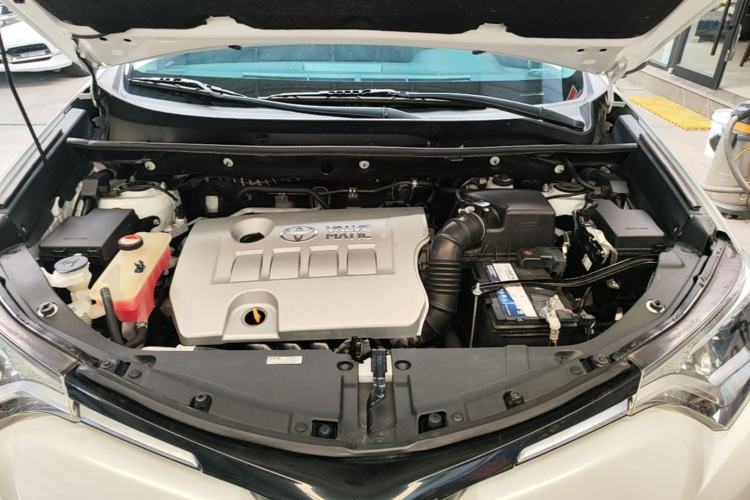 Used Toyota RAV4 2016 2.0L CVT Two-Wheel Drive Fashion Edition China V Standard Engine Bay