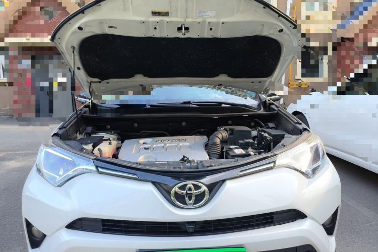 Used Toyota RAV4 2016 2.0L CVT Two-Wheel Drive Comfort Edition China V Standard Engine Bay