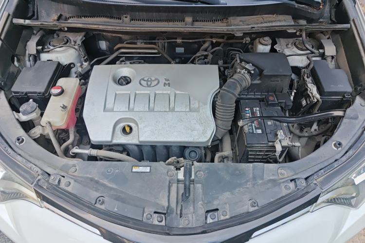 Used Toyota RAV4 2016 2.0L CVT Two-Wheel Drive Fashion Edition China V Standard Engine Bay