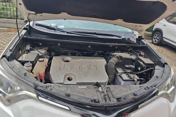 Used Toyota RAV4 2016 2.0L CVT Two-Wheel Drive Comfort Edition China V Standard Engine Bay
