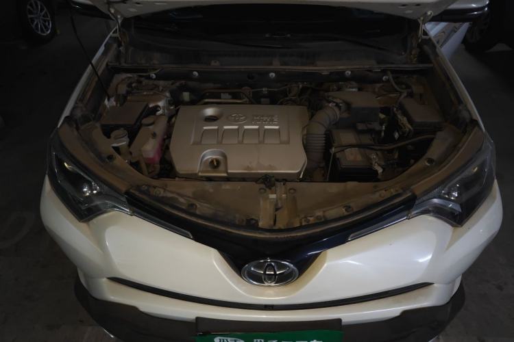 Used Toyota RAV4 2016 2.0L CVT Two-Wheel Drive Fashion Edition China V Standard Engine Bay
