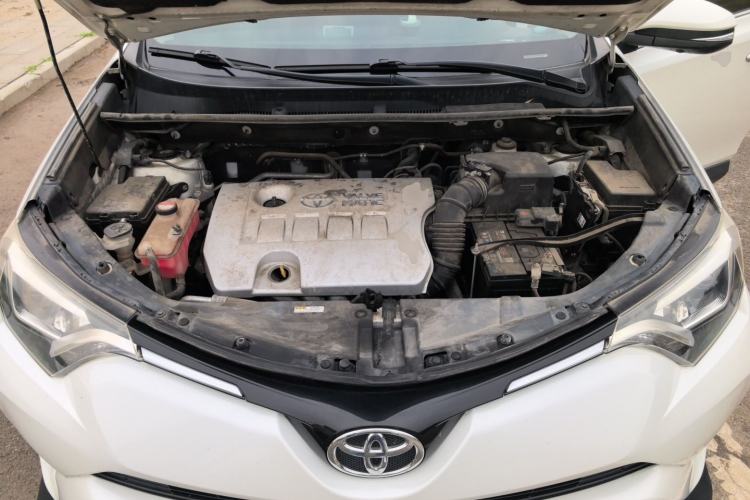 Used Toyota RAV4 2016 2.0L CVT 4x4 New Edition China V Standard Engine Bay