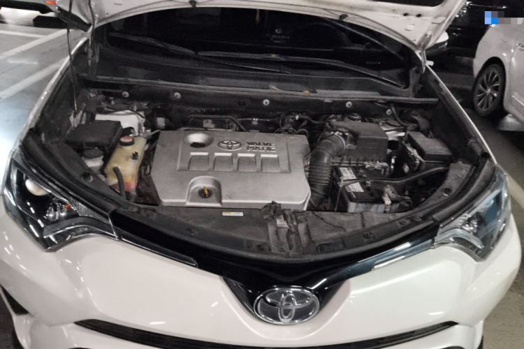 Used Toyota RAV4 2016 2.0L CVT Two-Wheel Drive Fashion Edition China V Standard Engine Bay