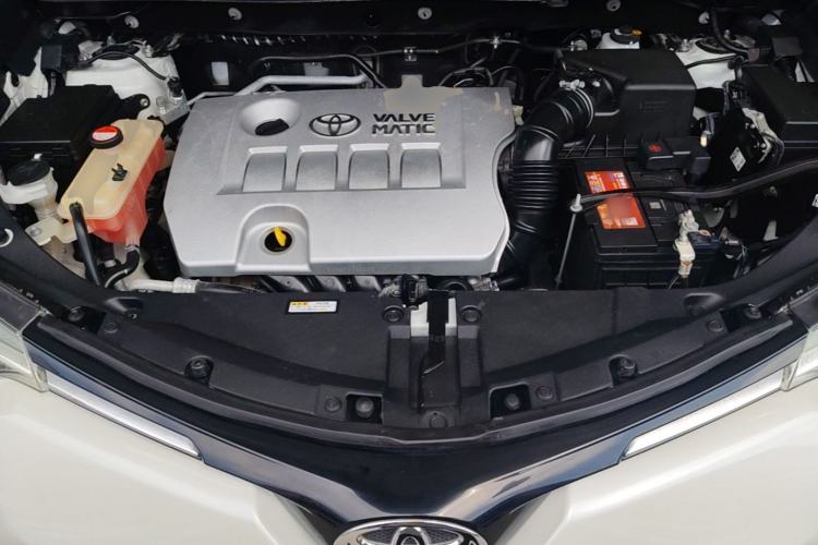 Used Toyota RAV4 2016 2.0L CVT Two-Wheel Drive Fashion Edition China V Standard Engine Bay
