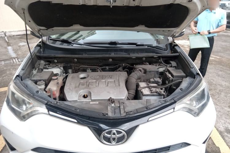 Used Toyota RAV4 2016 2.0L CVT Two-Wheel Drive Urban Edition China V Standard Engine Bay