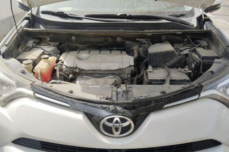Used Toyota RAV4 2016 2.5L Automatic 4x4 Elite Edition Engine Bay