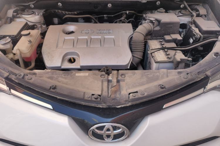 Used Toyota RAV4 2016 2.0L CVT Two-Wheel Drive Fashion Edition China V Standard Engine Bay
