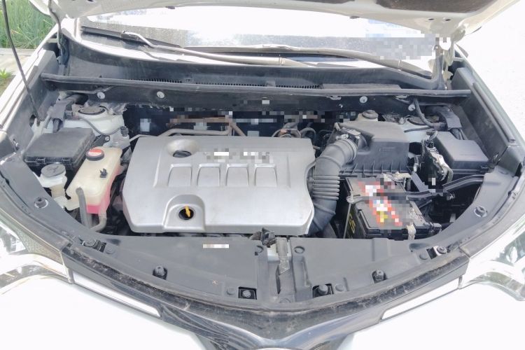 Used Toyota RAV4 2016 2.0L CVT Two-Wheel Drive Fashion Edition China V Standard Engine Bay