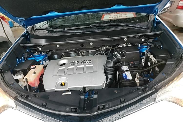 Used Toyota RAV4 2016 2.0L CVT Two-Wheel Drive Fashion Edition China V Standard Engine Bay