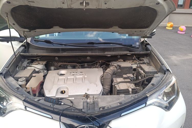 Used Toyota RAV4 2016 2.0L CVT Two-Wheel Drive Fashion Edition China V Standard Engine Bay