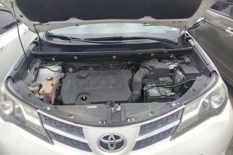 Used Toyota RAV4 2016 2.0L CVT Two-Wheel Drive Fashion Edition China V Standard Engine Bay