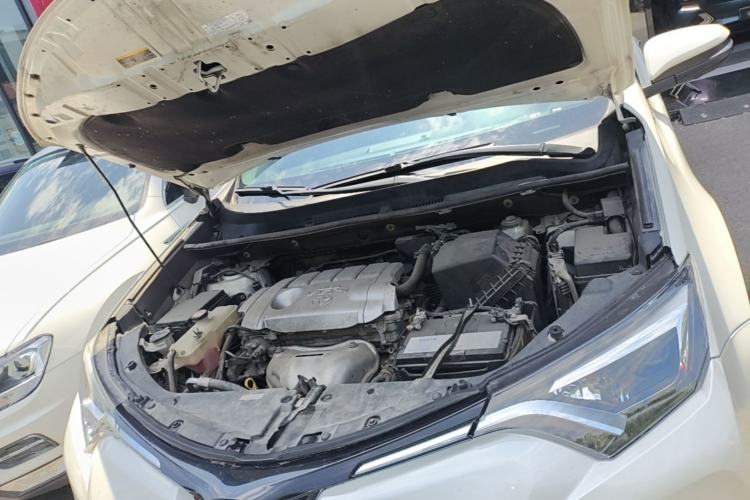 Used Toyota RAV4 2016 2.5L Automatic 4x4 Elite Edition Engine Bay