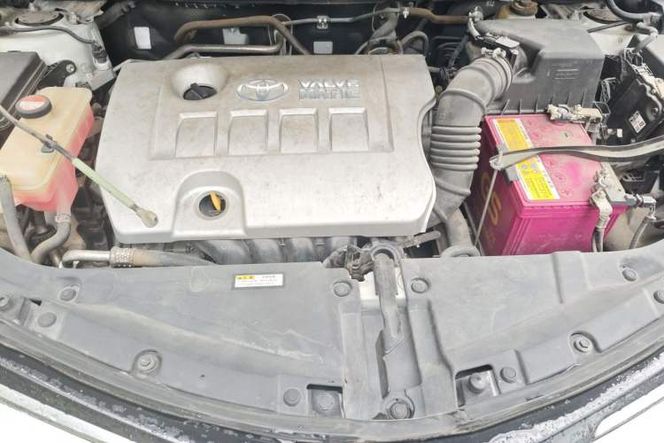 Used Toyota RAV4 2016 2.0L CVT Two-Wheel Drive Fashion Edition China V Standard Engine Bay