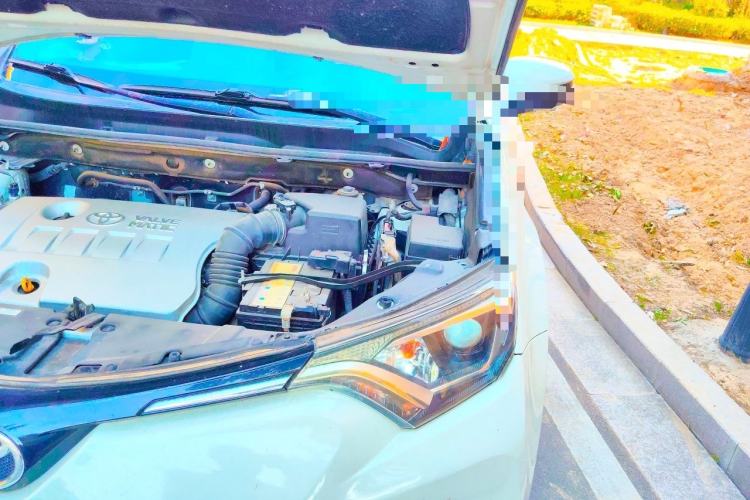 Used Toyota RAV4 2016 2.0L CVT Two-Wheel Drive Urban Edition China V Standard Engine Bay Left