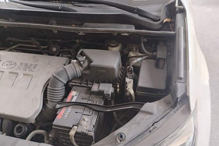Used Toyota RAV4 2016 2.0L CVT Two-Wheel Drive Urban Edition China V Standard Engine Bay Left