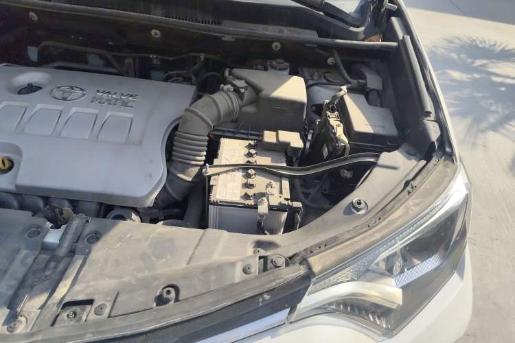 Used Toyota RAV4 2016 2.0L CVT Two-Wheel Drive Fashion Edition China V Standard Engine Bay Left