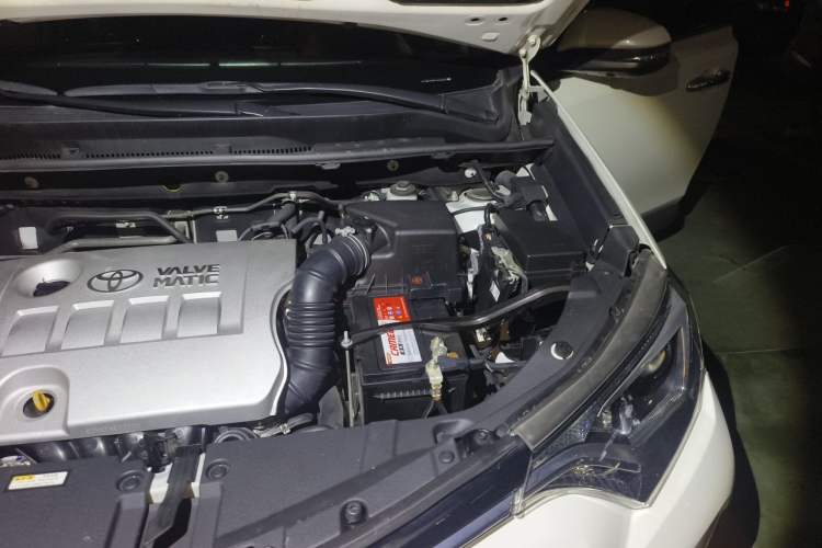 Used Toyota RAV4 2016 2.0L CVT Two-Wheel Drive Fashion Edition China V Standard Engine Bay Left