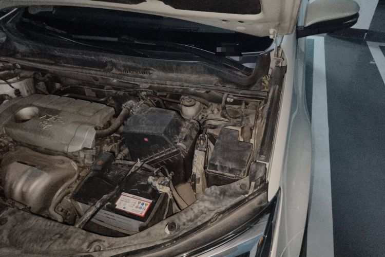 Used Toyota RAV4 2016 2.5L Automatic 4x4 Elite Edition Engine Bay Left
