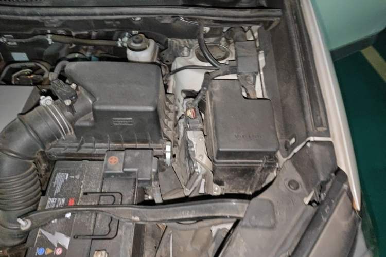 Used Toyota RAV4 2016 2.0L CVT Two-Wheel Drive Urban Edition China V Standard Engine Bay Left