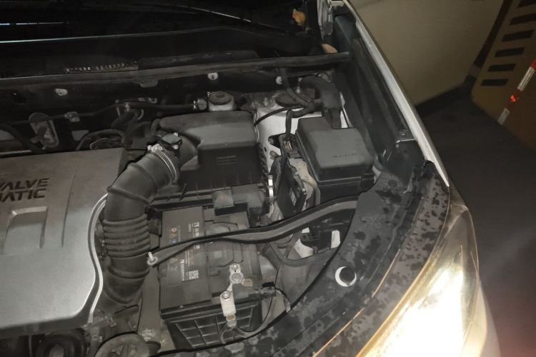 Used Toyota RAV4 2016 2.0L CVT Two-Wheel Drive Fashion Edition China V Standard Engine Bay Left