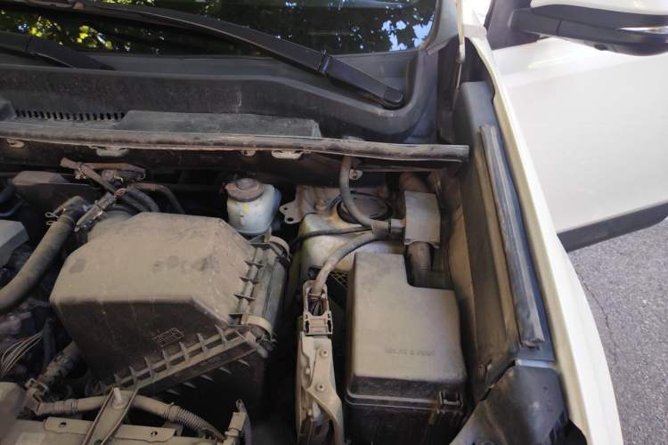 Used Toyota RAV4 2016 2.5L Automatic 4x4 Elite Edition Engine Bay Left