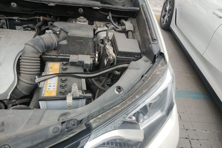 Used Toyota RAV4 2016 2.0L CVT Two-Wheel Drive Fashion Edition China V Standard Engine Bay Left