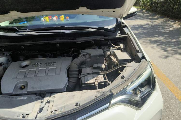 Used Toyota RAV4 2016 2.0L CVT Two-Wheel Drive Smart Edition China V Standard Engine Bay Left