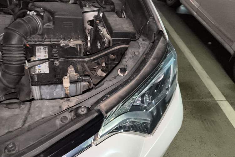 Used Toyota RAV4 2016 2.0L CVT Two-Wheel Drive Fashion Edition China V Standard Engine Bay Left