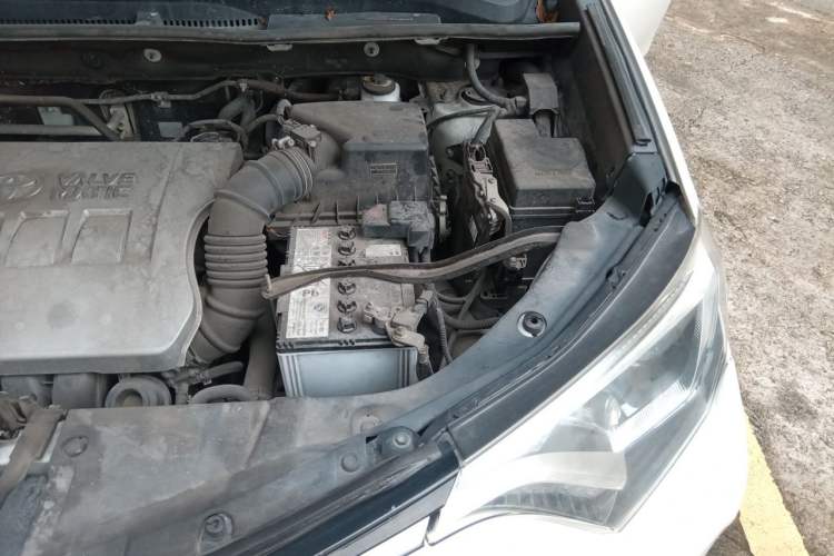 Used Toyota RAV4 2016 2.0L CVT Two-Wheel Drive Urban Edition China V Standard Engine Bay Left