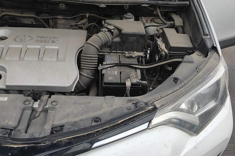 Used Toyota RAV4 2016 2.0L CVT Two-Wheel Drive Urban Edition China V Standard Engine Bay Left