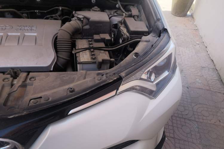 Used Toyota RAV4 2016 2.0L CVT Two-Wheel Drive Fashion Edition China V Standard Engine Bay Left