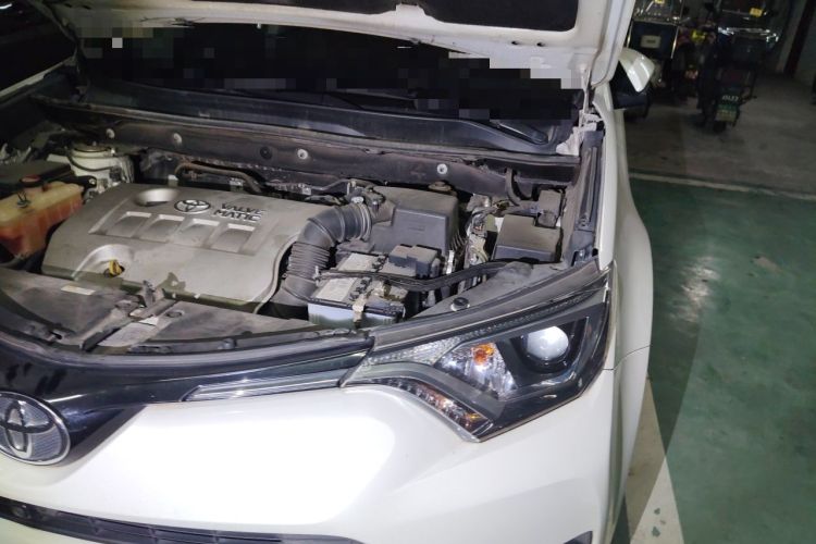 Used Toyota RAV4 2016 2.0L CVT Two-Wheel Drive Fashion Edition China V Standard Engine Bay Left