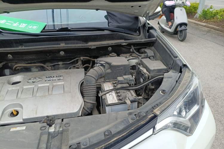 Used Toyota RAV4 2016 2.0L CVT Two-Wheel Drive Fashion Edition China V Standard Engine Bay Left
