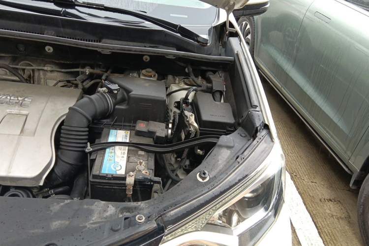 Used Toyota RAV4 2016 2.0L CVT Two-Wheel Drive Comfort Edition China V Standard Engine Bay Left