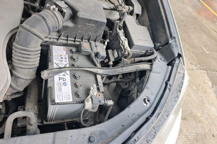 Used Toyota RAV4 2016 2.0L CVT Two-Wheel Drive Fashion Edition China V Standard Engine Bay Left