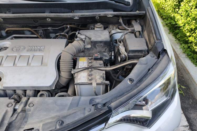 Used Toyota RAV4 2016 2.0L CVT Two-Wheel Drive Fashion Edition China V Standard Engine Bay Left