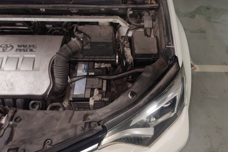 Used Toyota RAV4 2016 2.0L CVT Two-Wheel Drive Smart Edition China V Standard Engine Bay Left