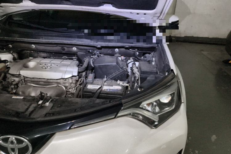 Used Toyota RAV4 2016 2.5L Automatic 4x4 Elite Edition Engine Bay Left
