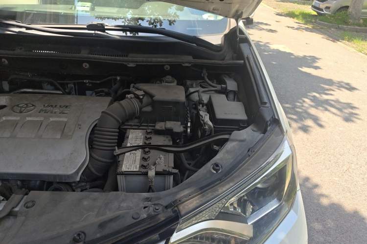 Used Toyota RAV4 2016 2.0L CVT Two-Wheel Drive Fashion Edition China V Standard Engine Bay Left