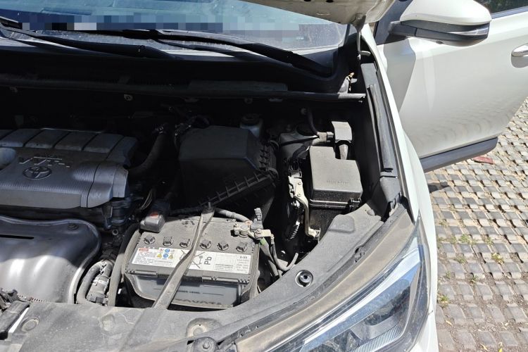 Used Toyota RAV4 2016 2.5L Automatic 4x4 Elite Edition Engine Bay Left