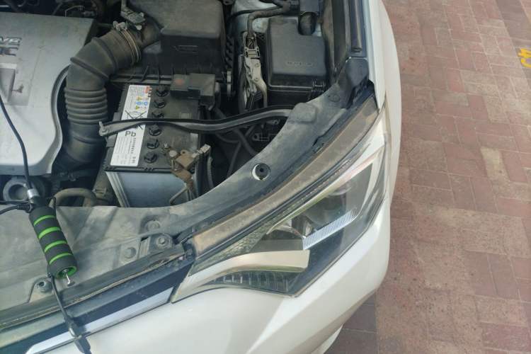 Used Toyota RAV4 2016 2.0L CVT Two-Wheel Drive Urban Edition China V Standard Engine Bay Left