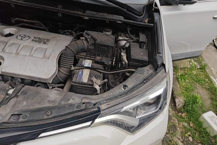 Used Toyota RAV4 2016 2.0L CVT Two-Wheel Drive Smart Edition China V Standard Engine Bay Left