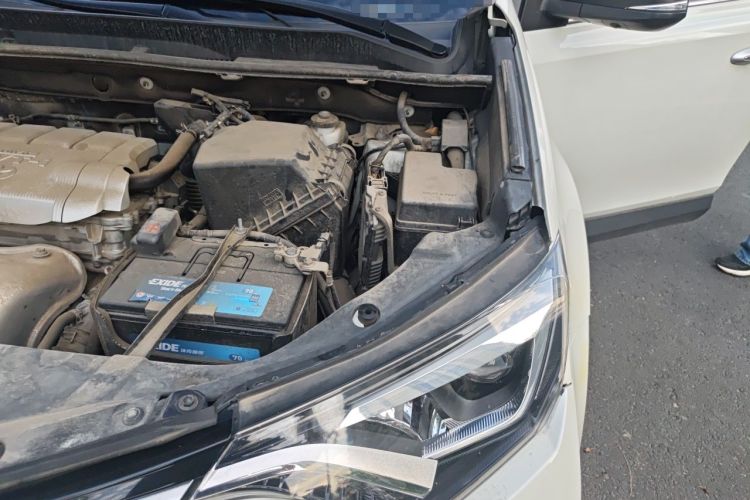 Used Toyota RAV4 2016 2.5L Automatic 4x4 Elite Edition Engine Bay Left