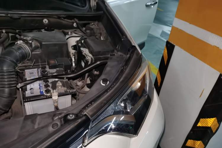 Used Toyota RAV4 2016 2.0L CVT Two-Wheel Drive Fashion Edition China V Standard Engine Bay Left
