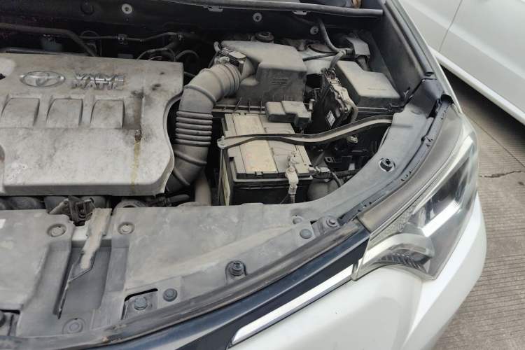 Used Toyota RAV4 2016 2.0L CVT Two-Wheel Drive Fashion Edition China V Standard Engine Bay Left