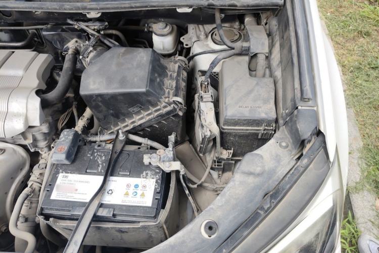 Used Toyota RAV4 2016 2.5L Automatic 4x4 Elite Edition Engine Bay Left